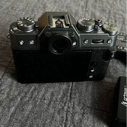 FUJIFILM x-t30 II lens and batteries