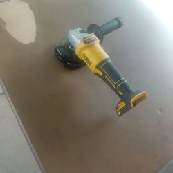 4/ 1l2 BRUSHLESS DEWALT GRYNDER