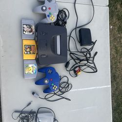 N64 Console W/ 2 Controllers + 3 Games