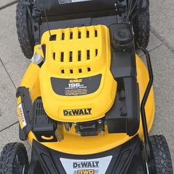 Podadora Dewalt  190cc Gas. Self Propels