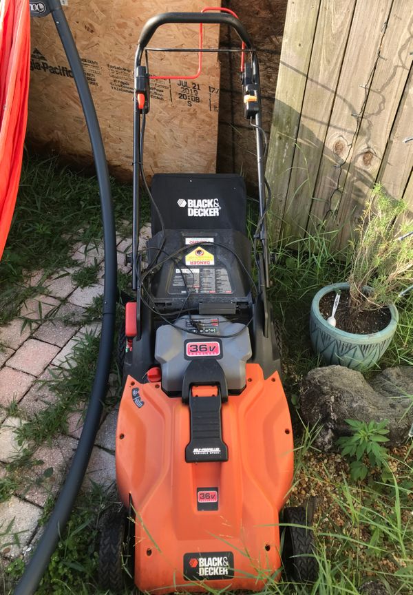 Black and Decker SPCM1936 36V cordless selfpropelled electric mower