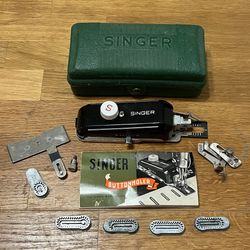 Vintage Singer Deluxe Buttonholer Kit