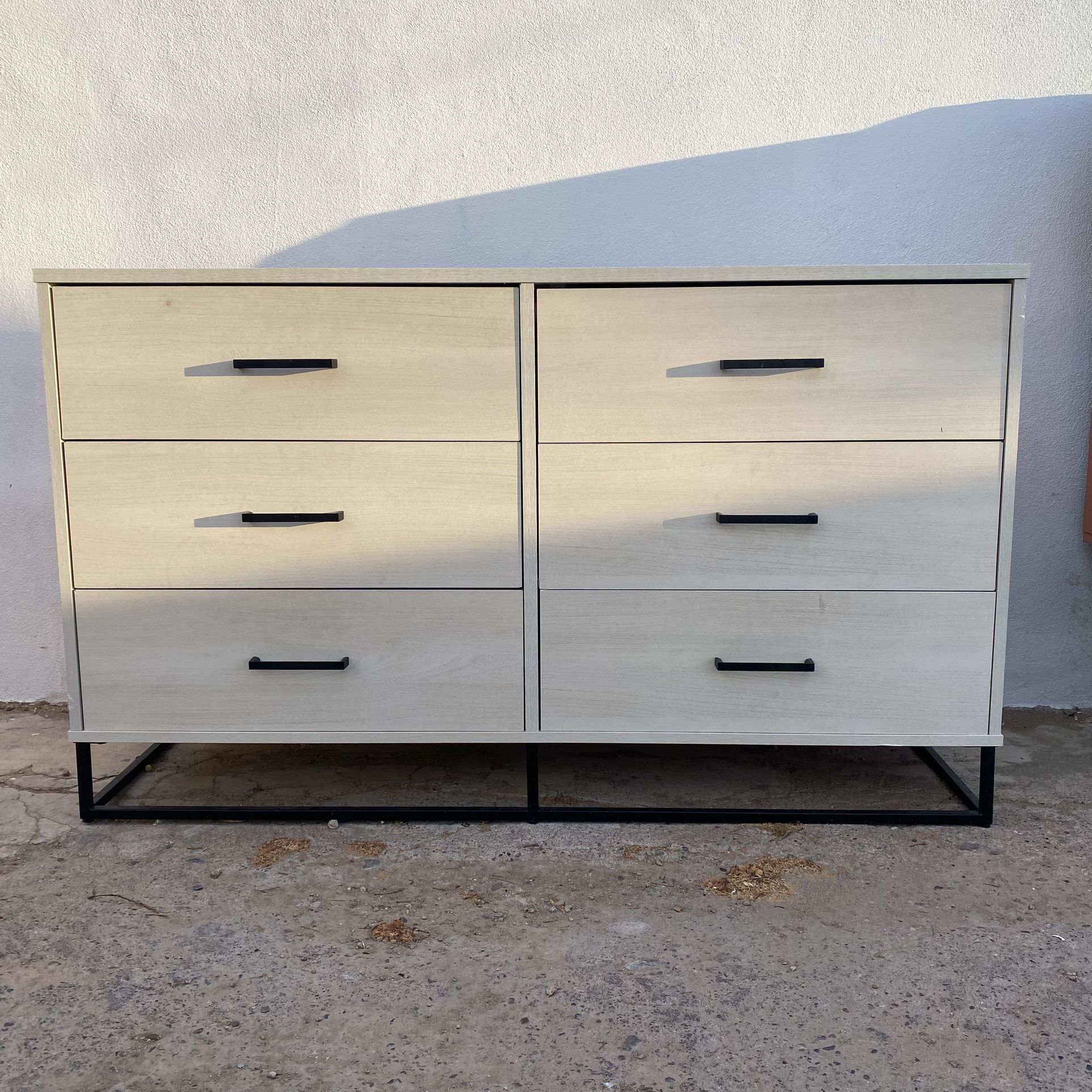 Kelly 6 Drawers Dresser Ivory Oak - Novogratz