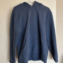 Women’s Kirkland Hoodie Size Medium 