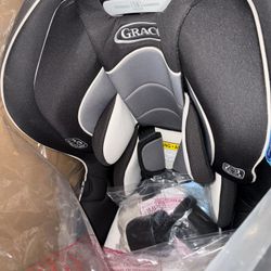Brand New Graco Extend2Fit