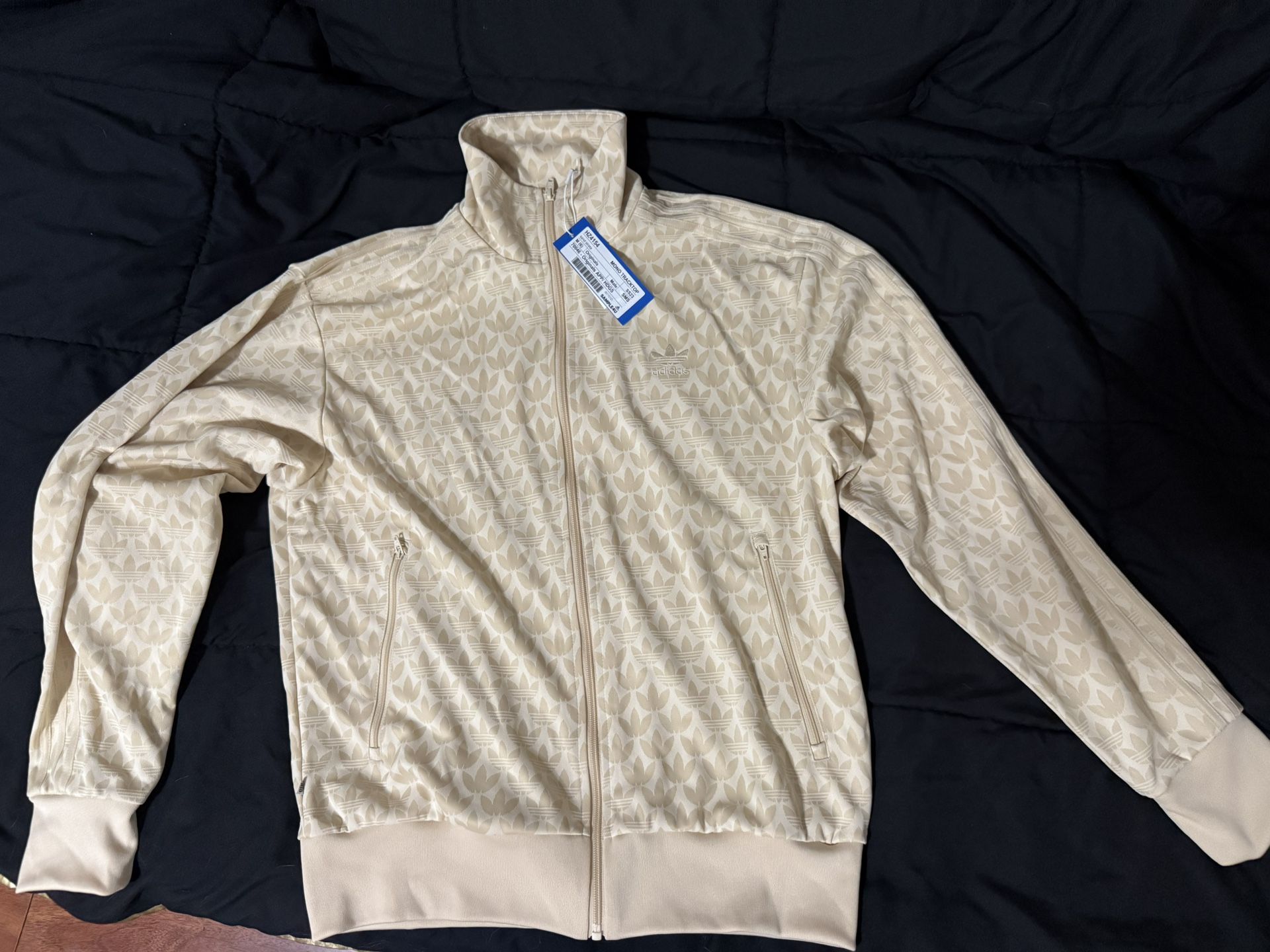 Adidas Sample zip up Jacket size Medium
