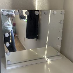 vanity mirror