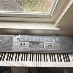 Casio LK100 - 61 Keys - Keyboard Piano 
