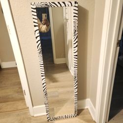 Mirrow  MAKE an OFFER (12350 Del Amo Bl. Lakewood Ca 90715)