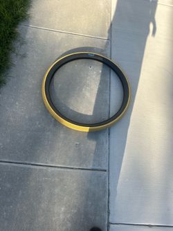 Se yellow tire