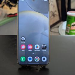 Samsung S24 - Unlocked - Good Condition 