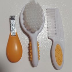 BABY GROOMING KIT HAIR BRUSH & NAIL CLIPPERS (CEBILLOS Y CORTA UÑAS PARA BEBES)