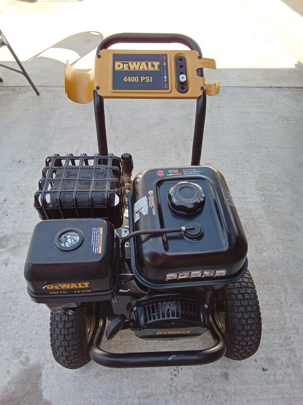 DEWALT 4400 PSI PRESSURE WASHER for Sale in Hemet, CA OfferUp