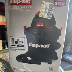 Shop Vac 5 Gal. New In Box..With Attachments 