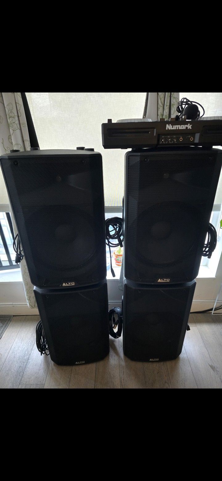 $800 4 Alto Speakers And Numark Mixdeck Express Turntable With Mic 
