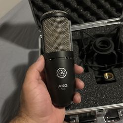 AKG P220 Microphone 