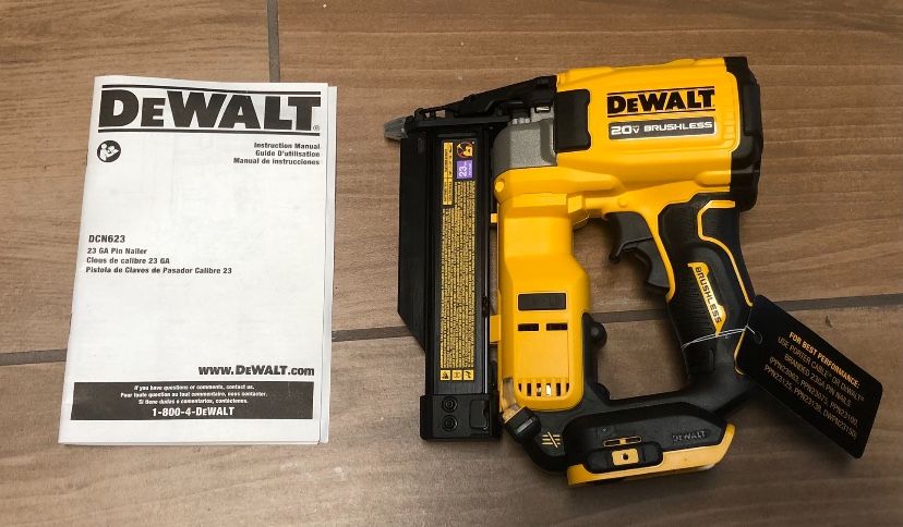 dewalt pin nailer 23 gauge de 20 volts DCN623B nueva como se ve en las fotos
