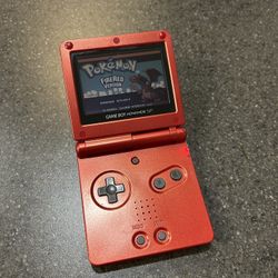 Game Boy Advance SP + Pokémon FireRed Version