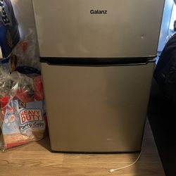 Mini Fridge 
