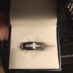 Men’s tungsten diamond ring size 9
