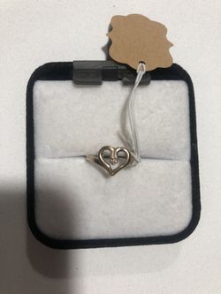 10K Gold 2.3g tw Heart Ring Love……Valentine