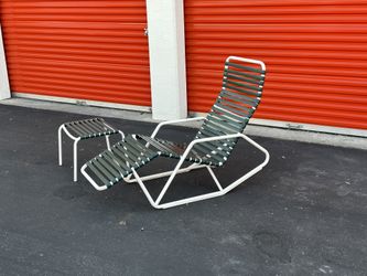 Vintage 80’s MCM Mid-Century Outdoor Patio Pool “Sunrocker” Lounge Chair w/ Table 