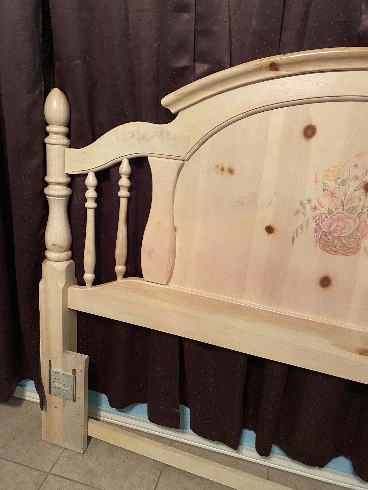 Full/Queen Headboard & Footboard and Dresser & Mirror