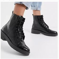 TOPSHOP BUSTER CROCO BLACK LACE UP ANKLE BOOTS