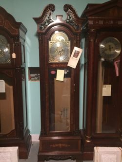 Howard Miller Beacon Hill Limited Edition Hourglass IV
