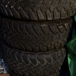 Toyo Tires 37x13.50 R 17 80% Tread 