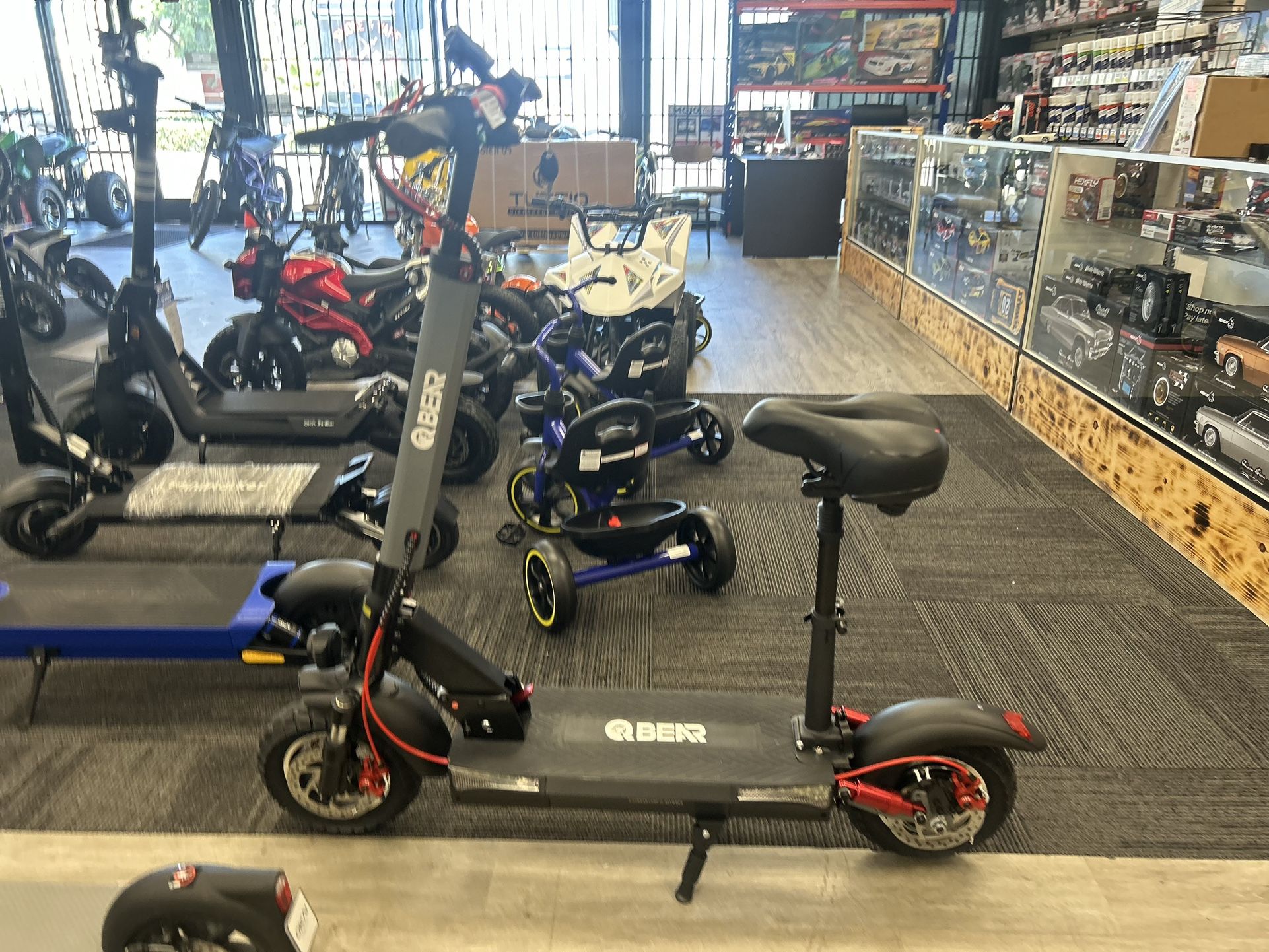 QBEAR FG8H E Scooter With Seat 600W/48V