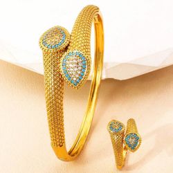 Bangle With Ring 