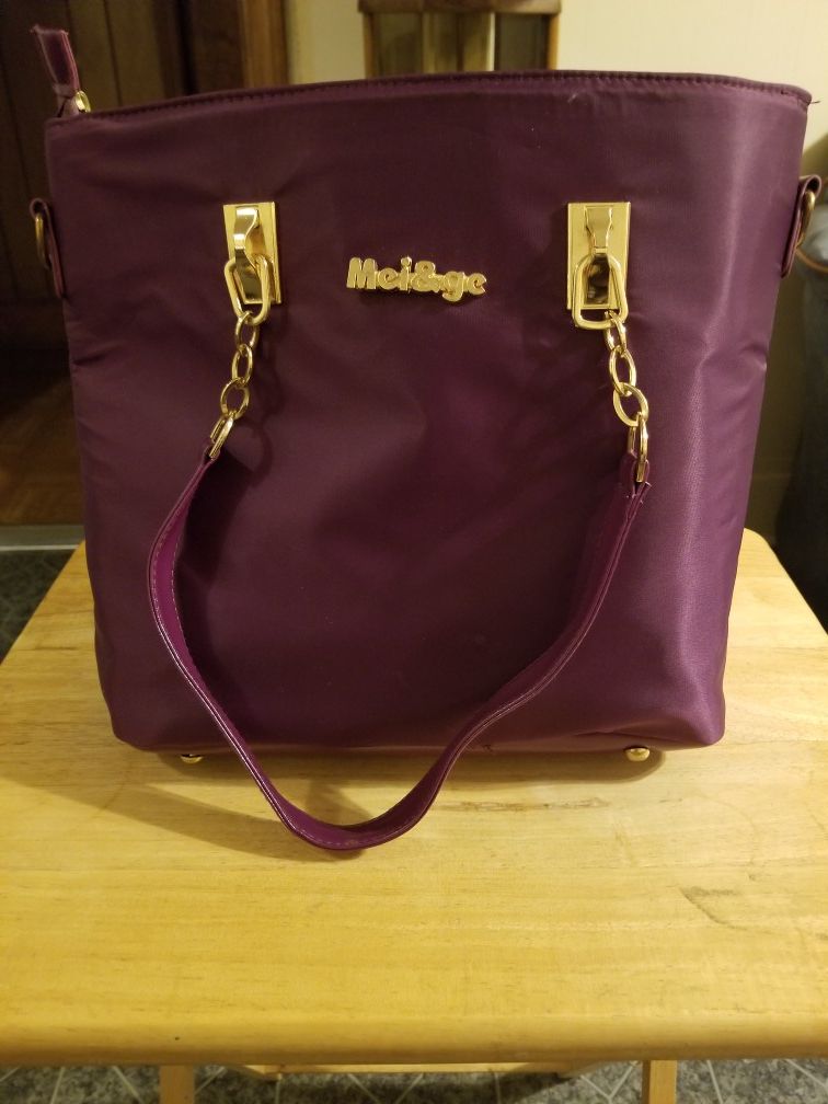 Brand New Mei&ge 6 piece Purse