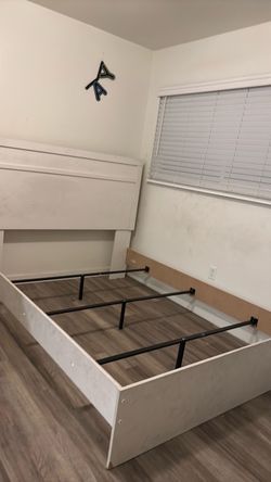 Queen size Wood bed frame