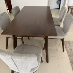 Dining Room Table And Chairs 