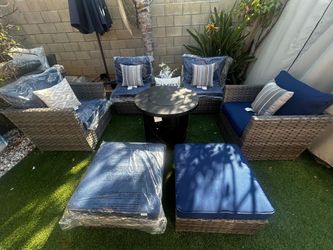 Patio furniture set outdoor new in the box