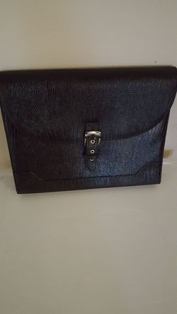 filed folder with pockets