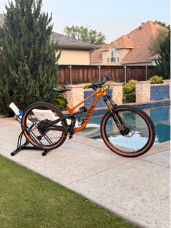 Custom 2025 Small Carbon Canyon Spectral