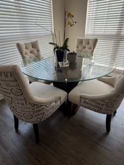 Round Glass Top Dining Table with 4 Chairs