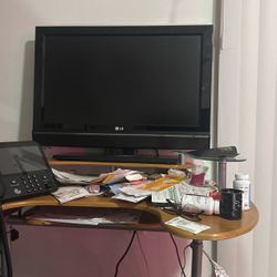 32 Hinches LG TV Good Working Item 