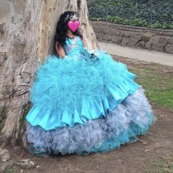 Quinceañera Dress Small Size