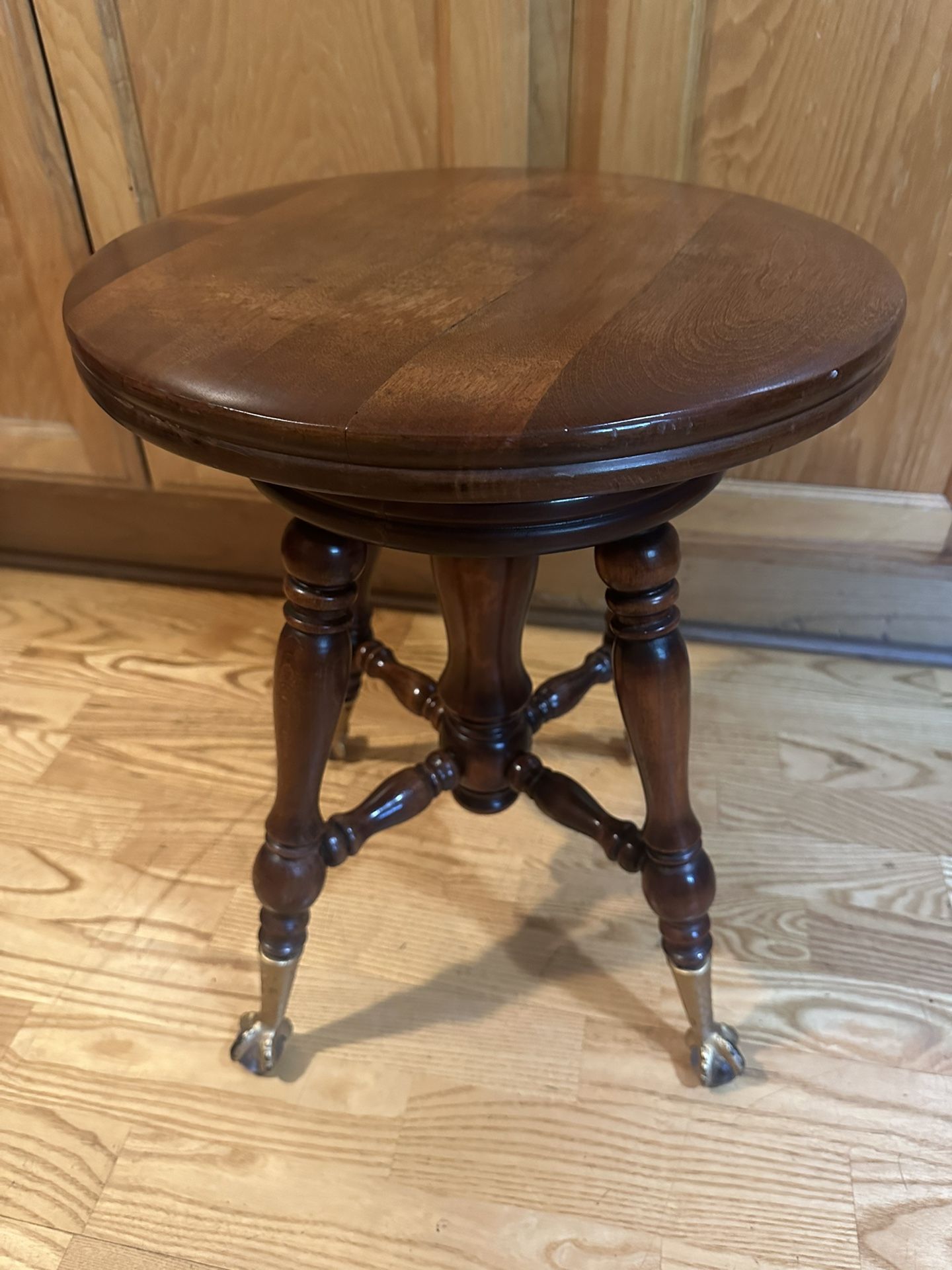 Beautiful Antique Adjustable Racine Mfg. Co. Clawfoot Piano Stool
