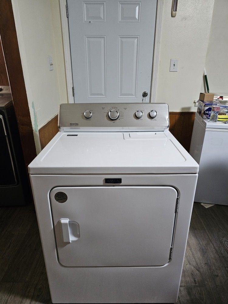 MAYTAG ELECTRIC DRYER GOOD CONDITION LARGE CAPACITY HEAVY DUTY DELIVERY AVAILABLE WE DO REPAIRS