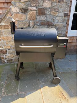 Traeger Pellet Grill Smoker - barely used