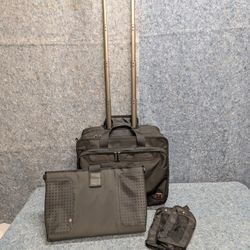 Victorinox Expandable Rolling Laptop Carry On Luggage Travel Case