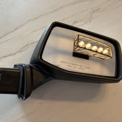 19-24 Chevy Silverado Passenger Mirror Chrome w/ Light w/ Blind Spot