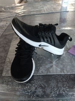 Nike Air presto black white size 9 women