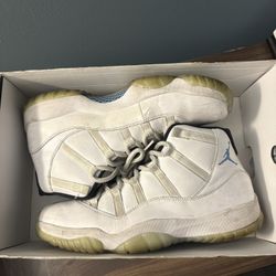 JORDAN 11 RETRO LEGEND BLUE SIZE 12