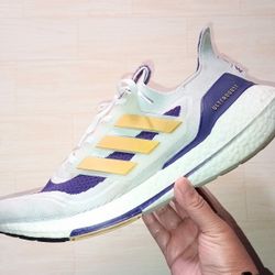 Men's Size 11.5 Adidas Ultraboost 21 NCAA Pack Washington 