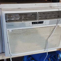 Air Conditioner Huge 18,000 Btus